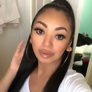 Meet your Posher, Kiana